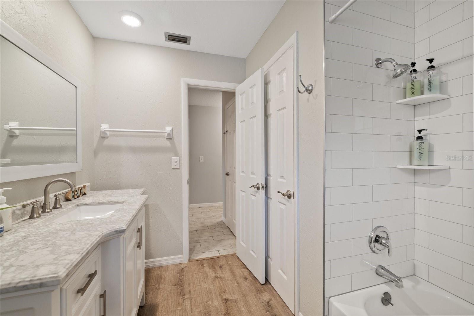 5205 26TH AVE W, BRADENTON, FL, 34209