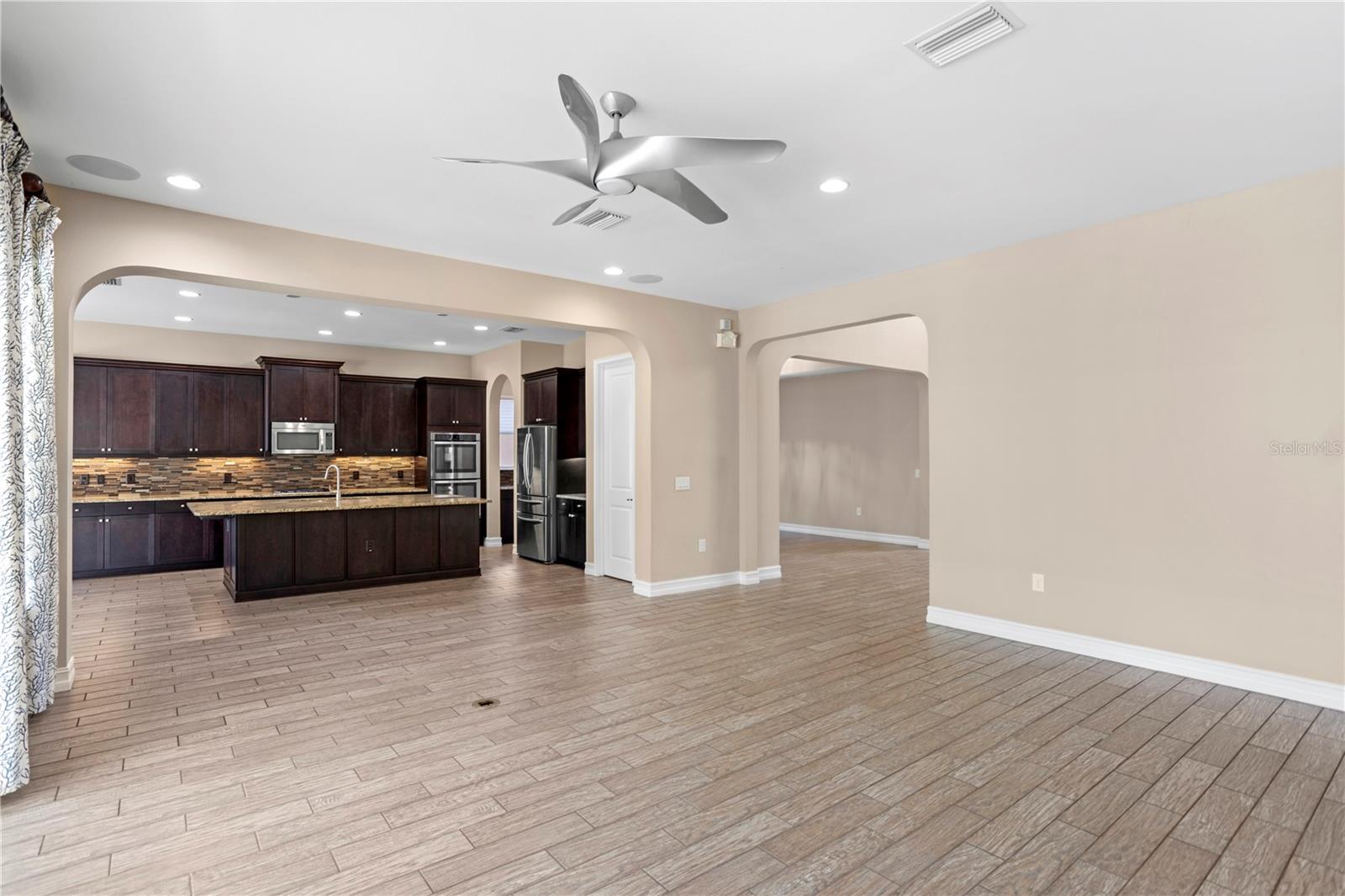 28475 MARSCIANO LN, WESLEY CHAPEL, FL, 33543