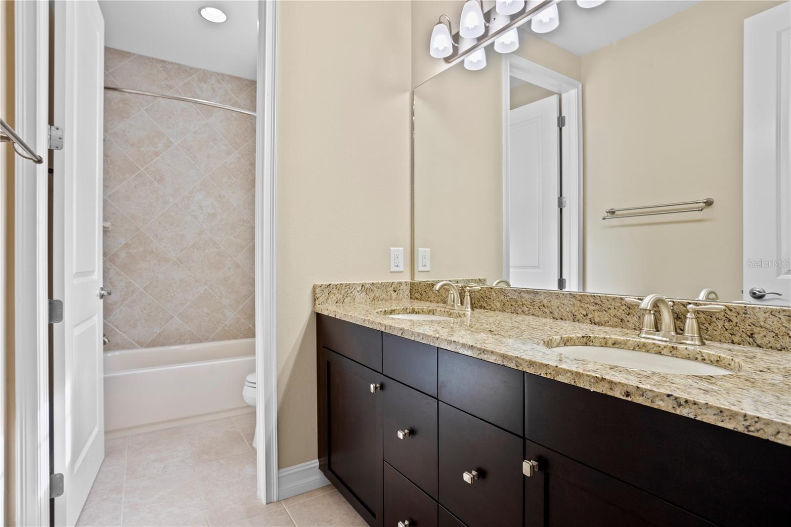 28475 MARSCIANO LN, WESLEY CHAPEL, FL, 33543