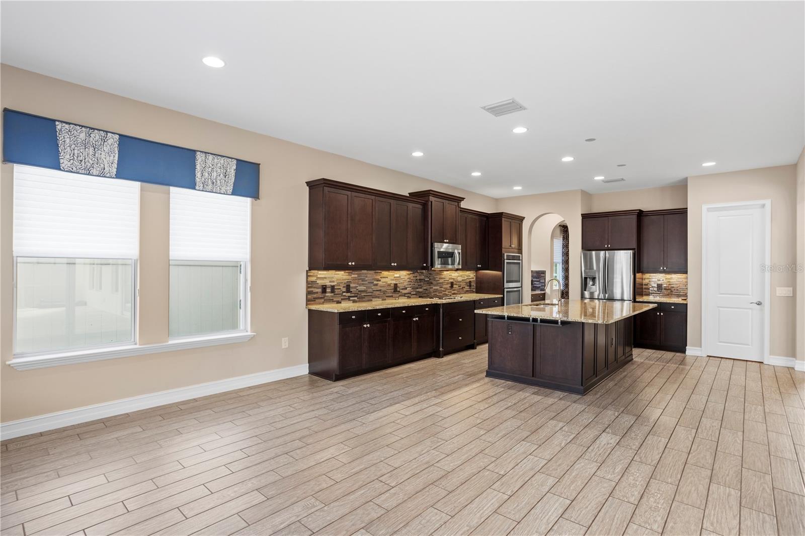 28475 MARSCIANO LN, WESLEY CHAPEL, FL, 33543