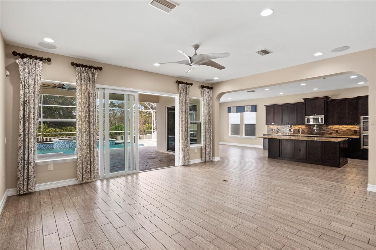 28475 MARSCIANO LN, WESLEY CHAPEL, FL, 33543