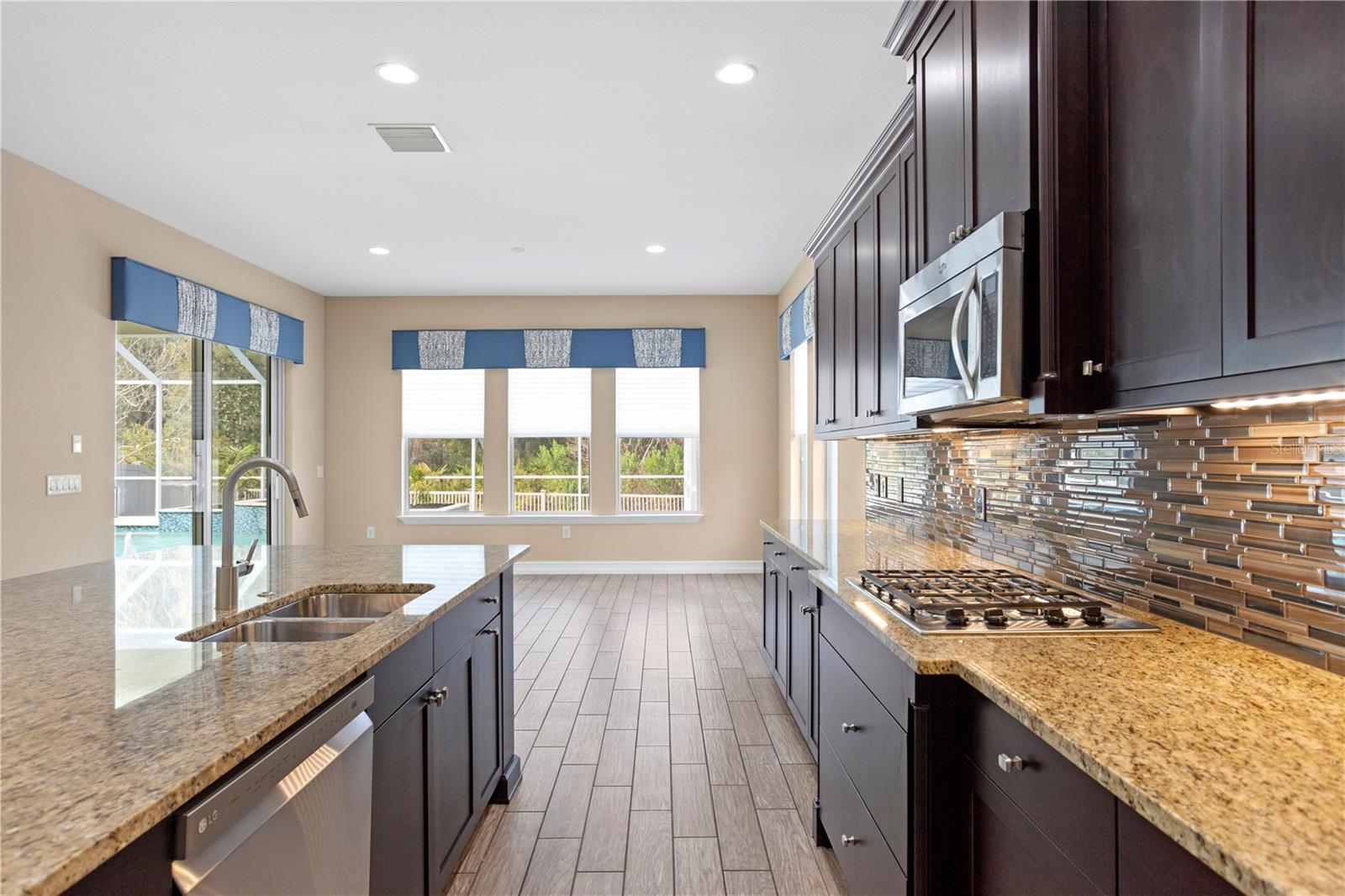 28475 MARSCIANO LN, WESLEY CHAPEL, FL, 33543