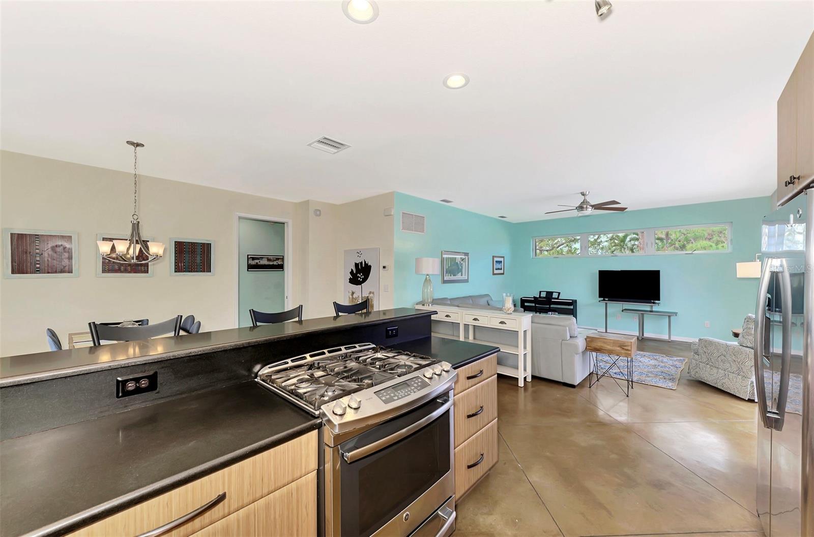 221 FIRENZE AVE W, VENICE, FL, 34285