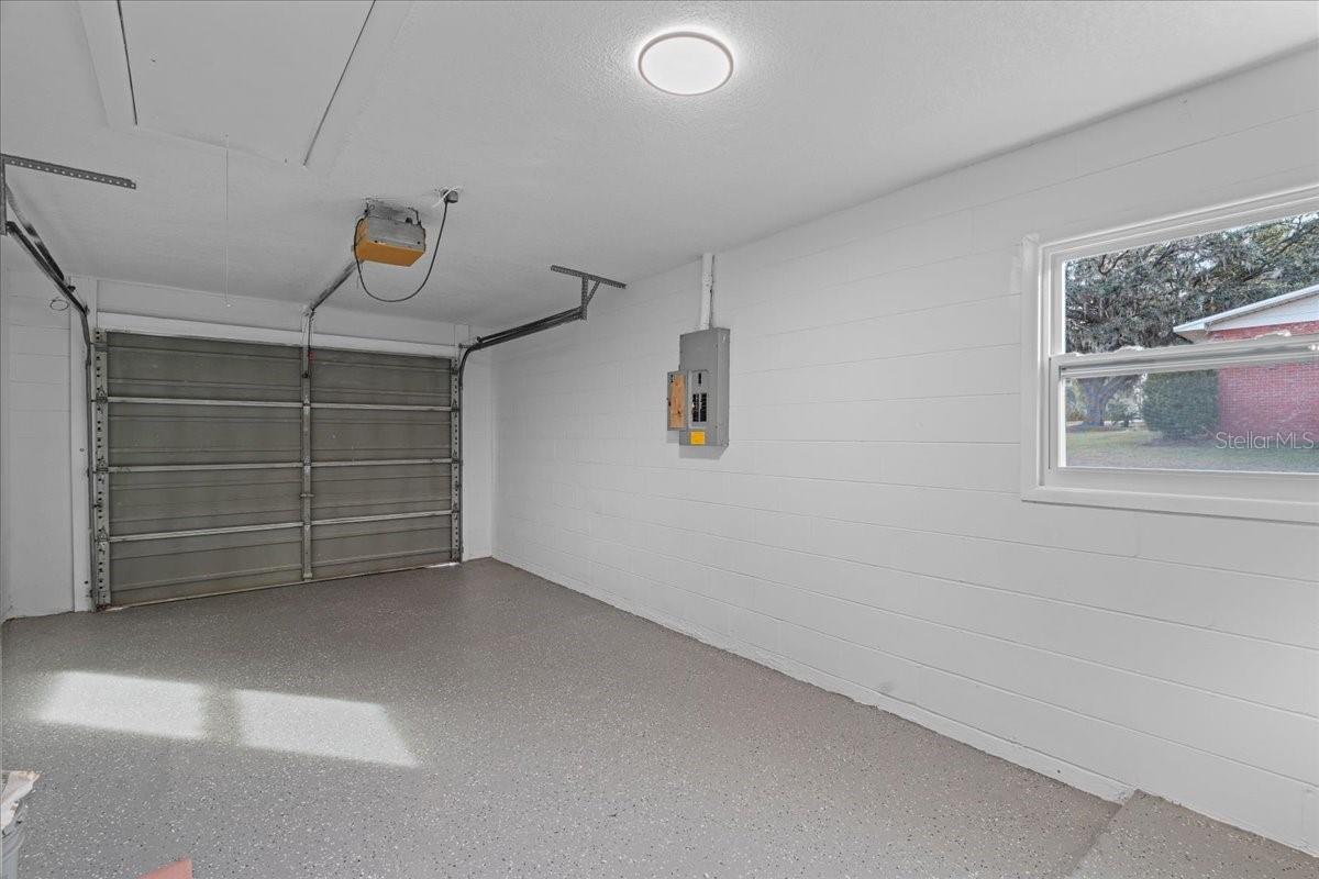 11901 MUNBURY DR, DADE CITY, FL, 33525