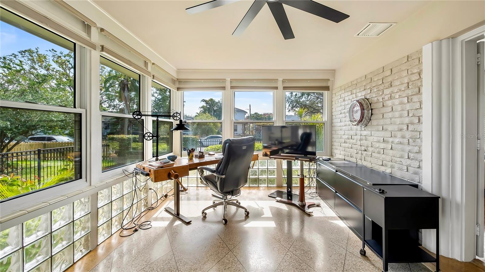 105 17TH AVE NE, ST PETERSBURG, FL, 33704