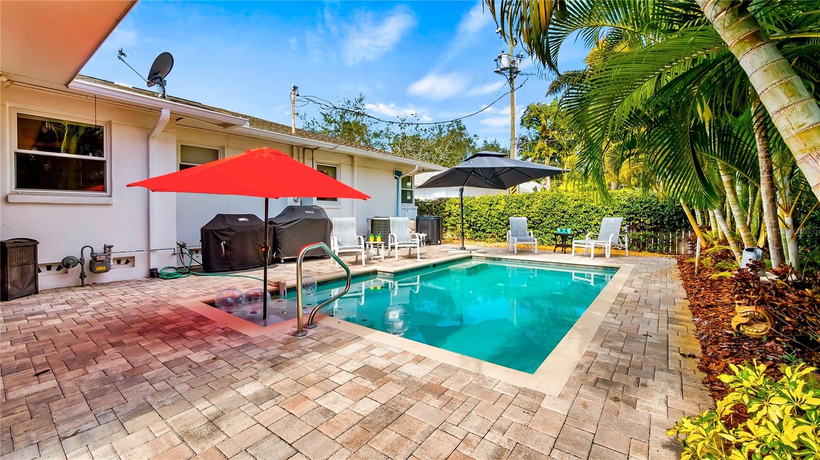105 17TH AVE NE, ST PETERSBURG, FL, 33704