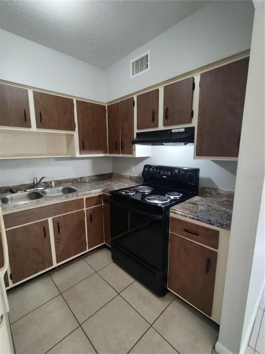 706 W DIXIE AVE #16, LEESBURG, FL, 34748