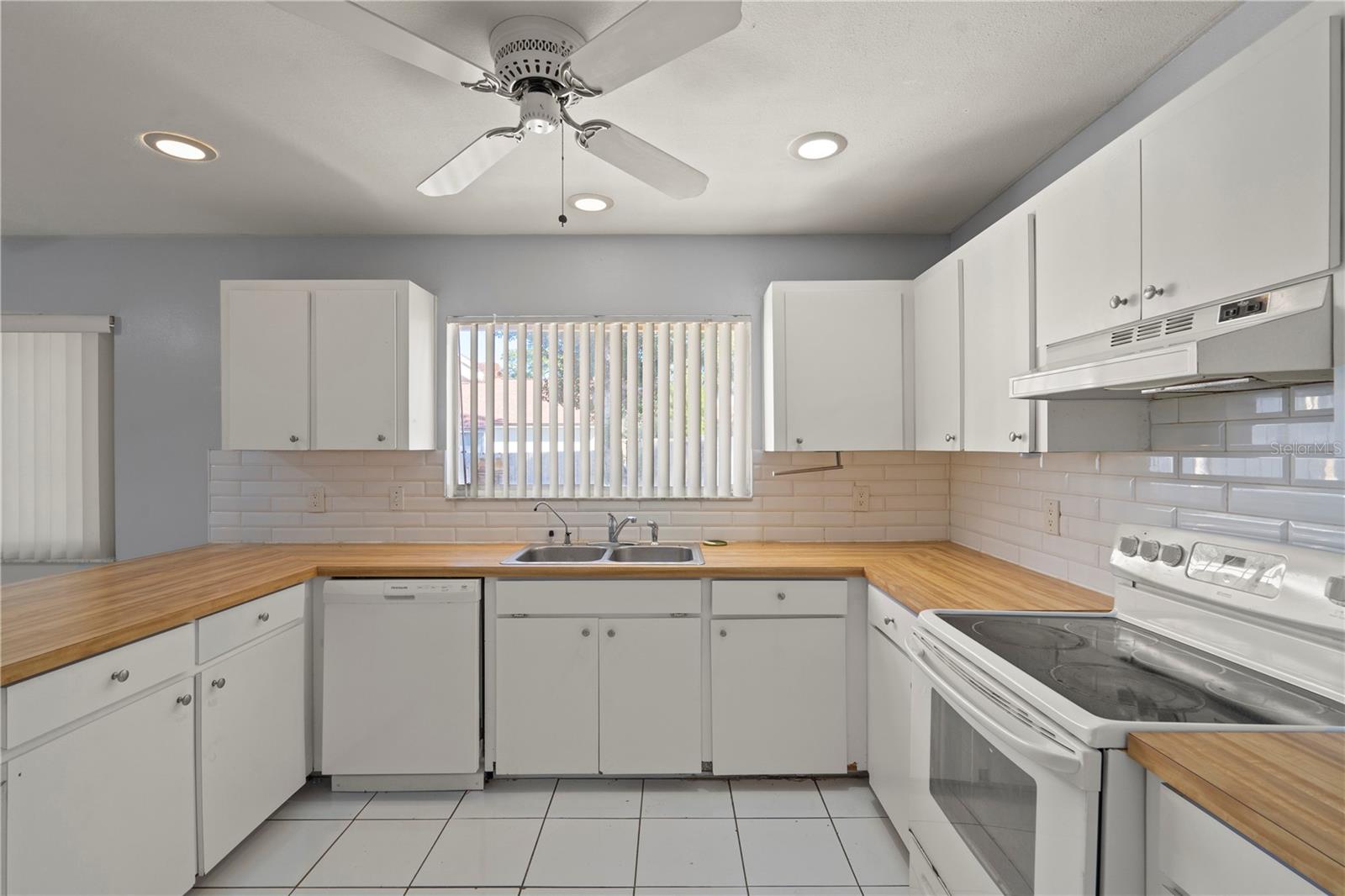 1163 QUEEN ELAINE DR, CASSELBERRY, FL, 32707