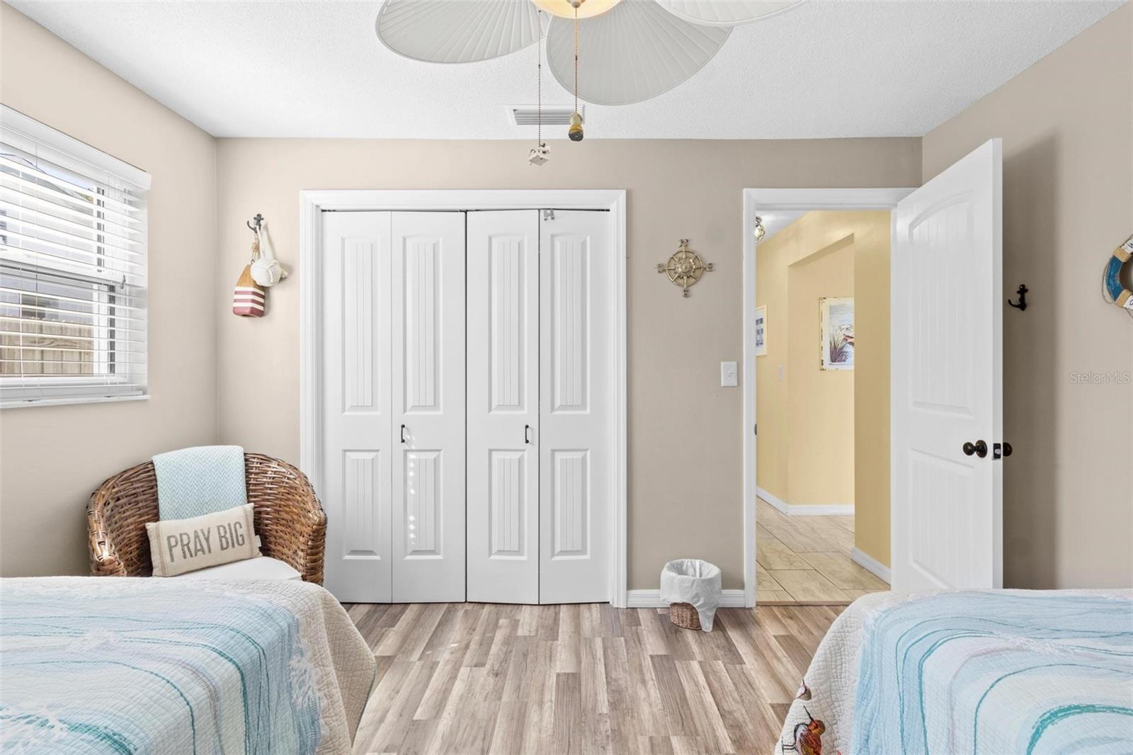 1560 SIMMONS DR, CLEARWATER, FL, 33756