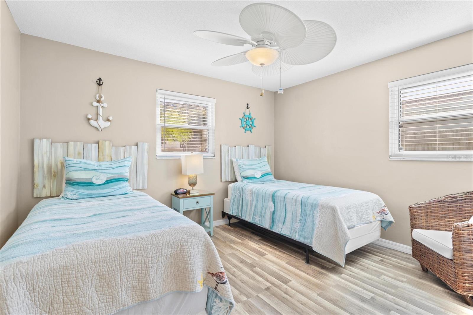 1560 SIMMONS DR, CLEARWATER, FL, 33756