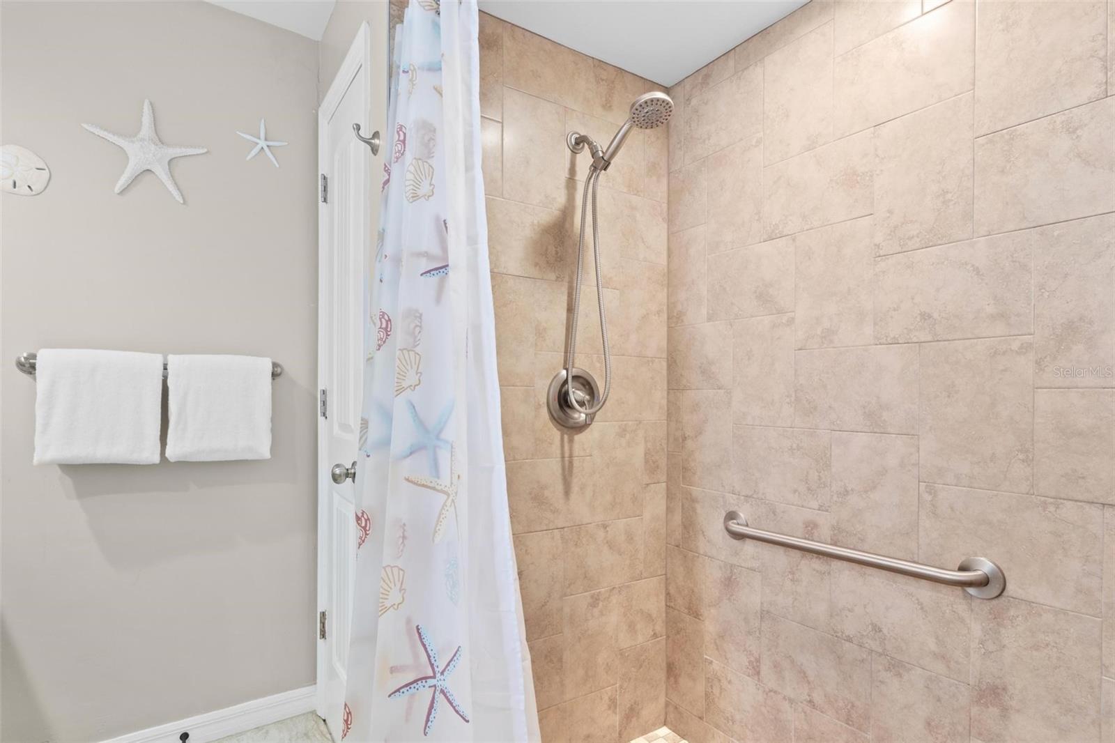 1560 SIMMONS DR, CLEARWATER, FL, 33756