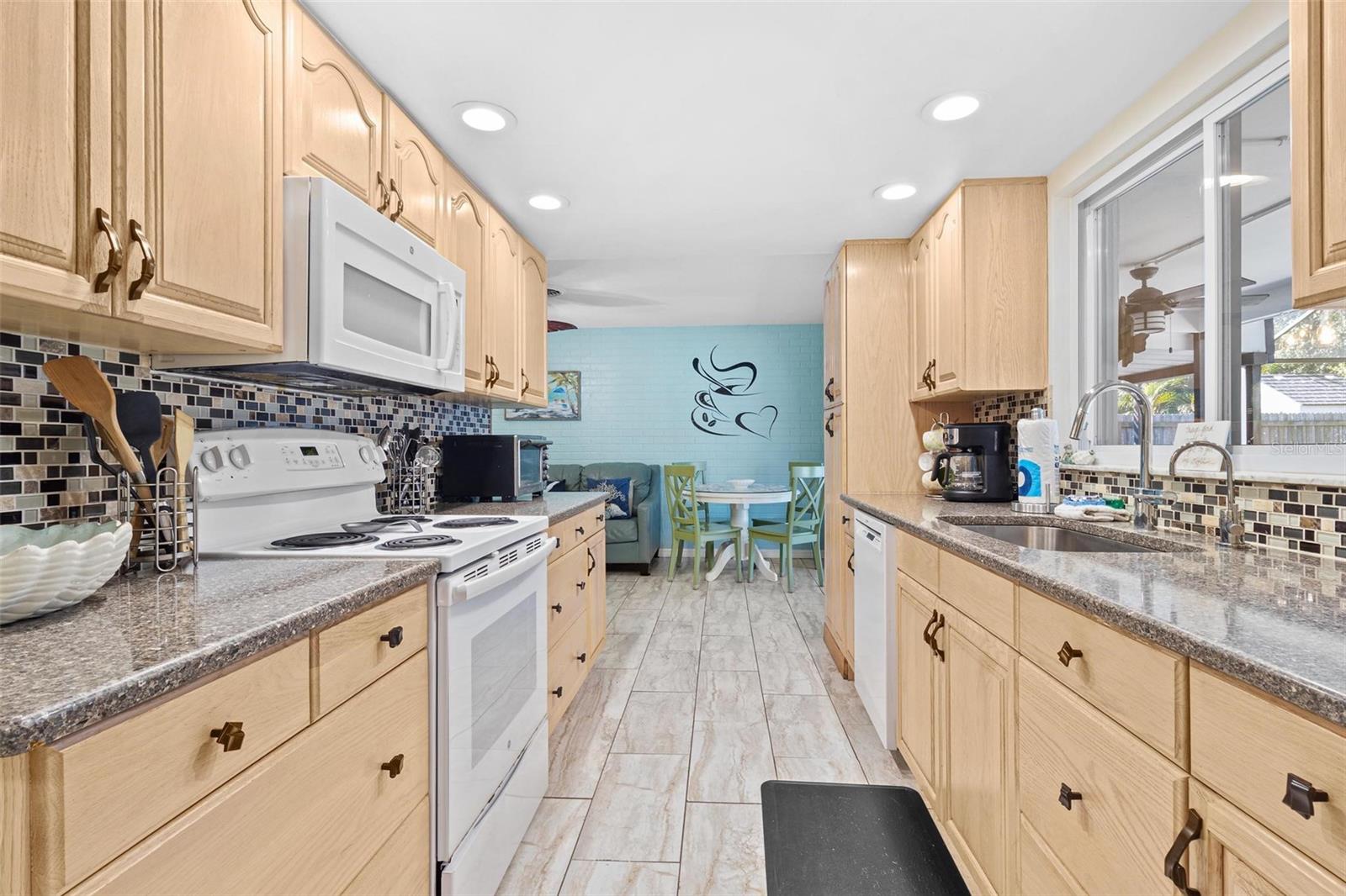 1560 SIMMONS DR, CLEARWATER, FL, 33756