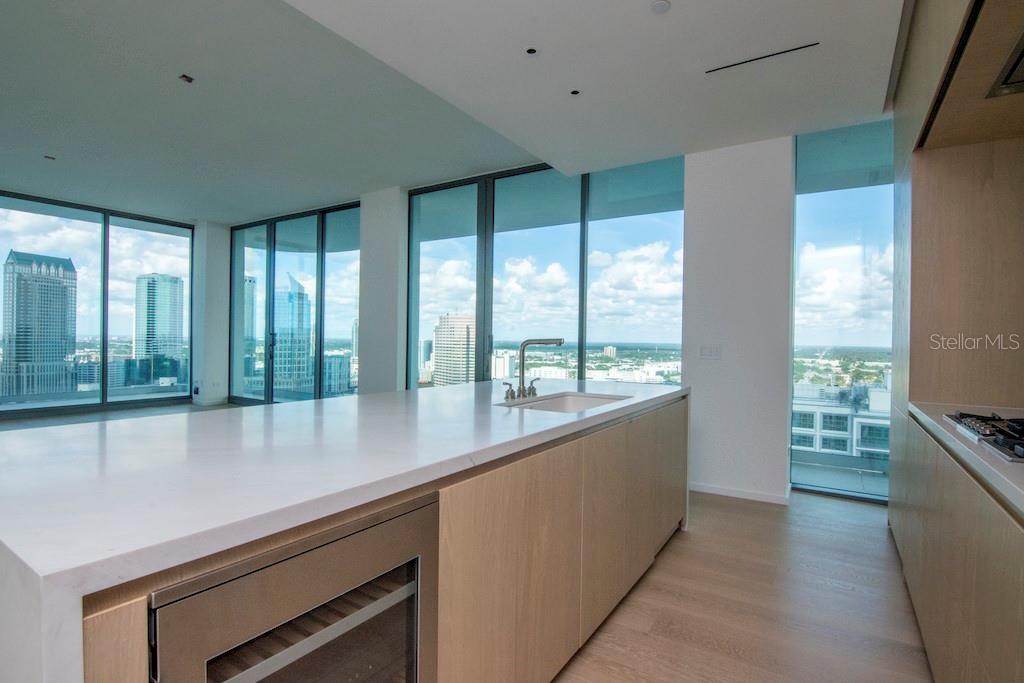 1000 WATER ST #2402, TAMPA, FL, 33602
