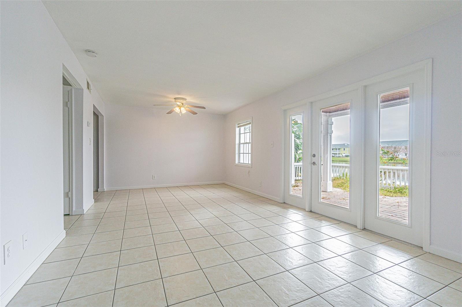 190 POMPANO DR SE #A, ST PETERSBURG, FL, 33705