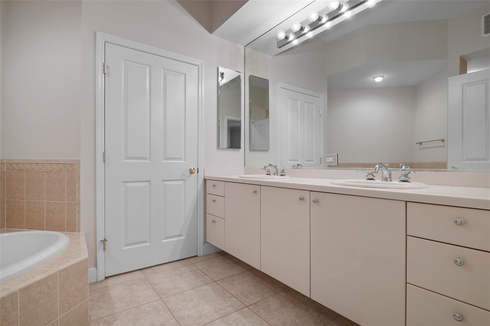 7484 BOTANICA PKWY #101 B-24, SARASOTA, FL, 34238