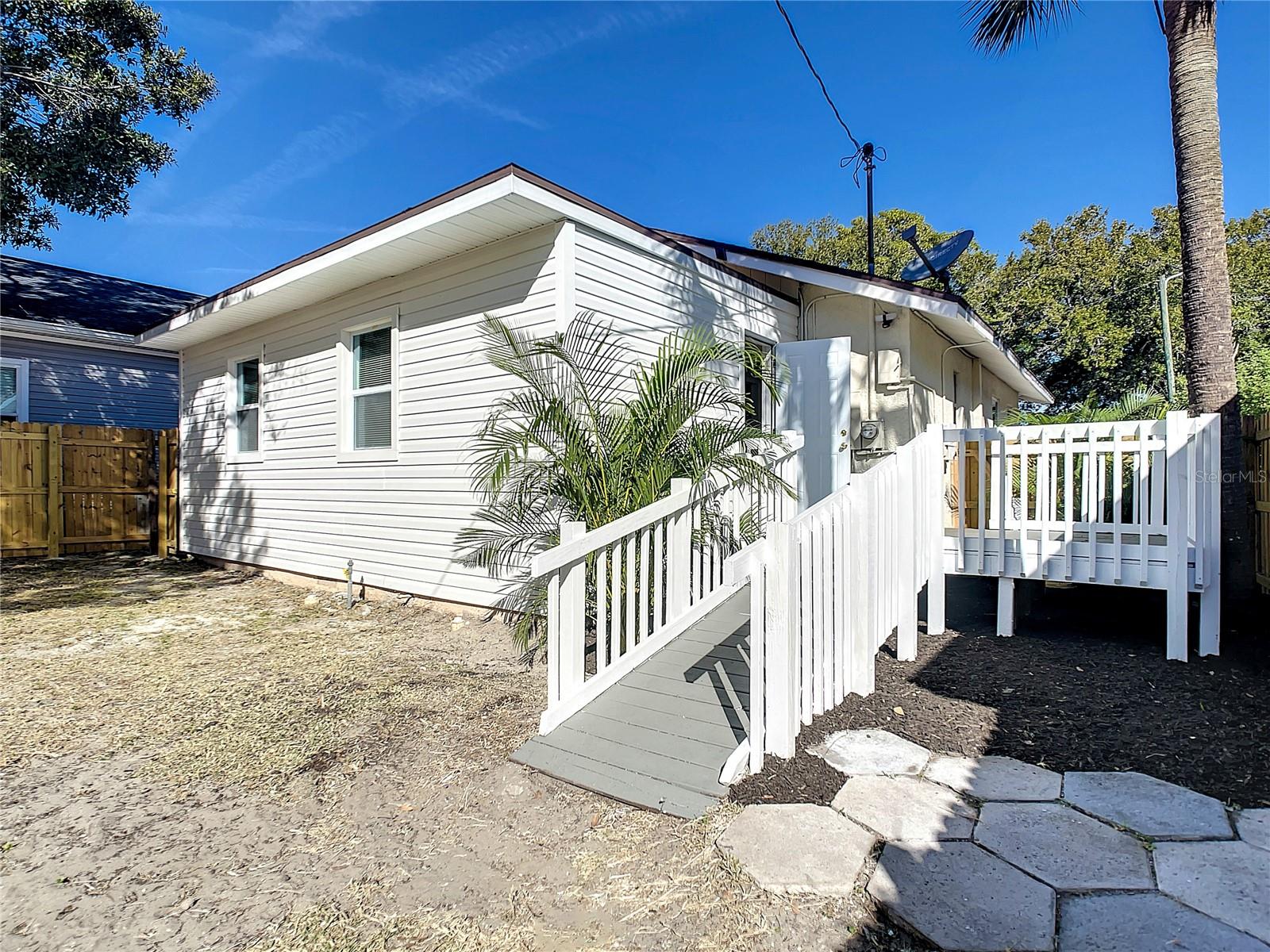 979 11TH AVE S, ST PETERSBURG, FL, 33705