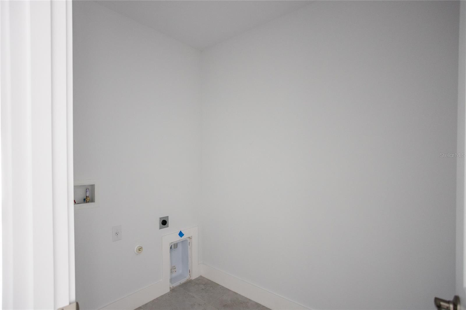 573 ROSE APPLE CIR, PORT CHARLOTTE, FL, 33954