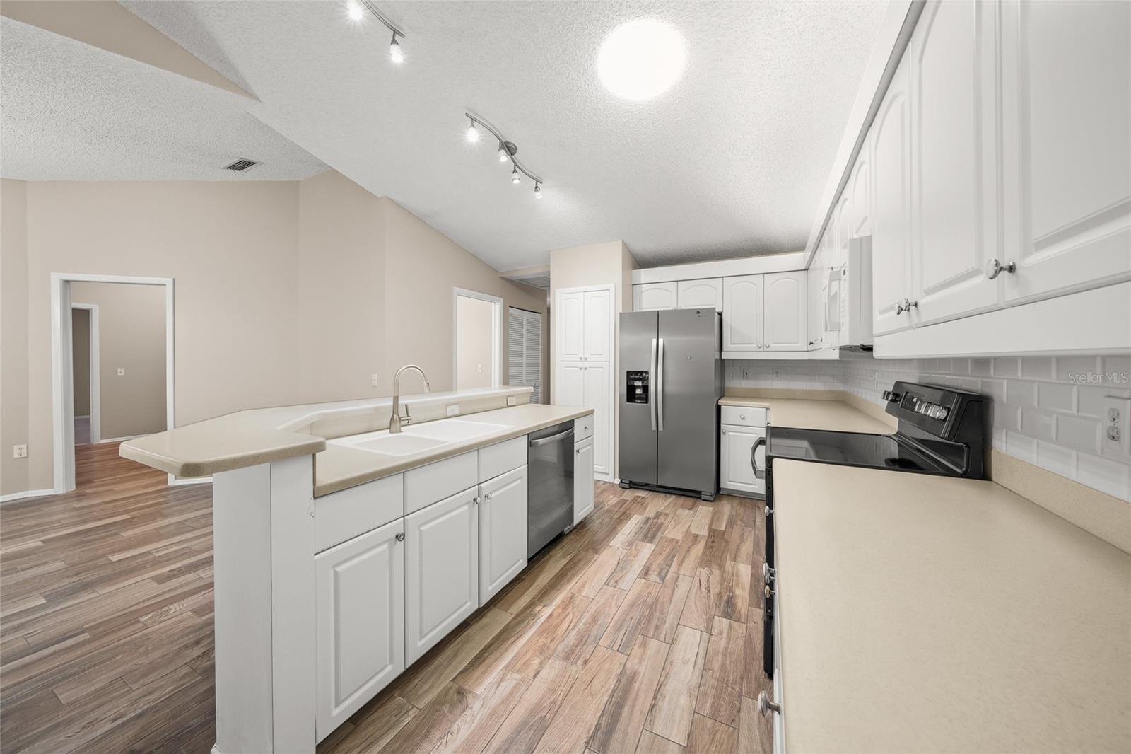 5803 GARDEN LAKES MAJESTIC #145, BRADENTON, FL, 34203