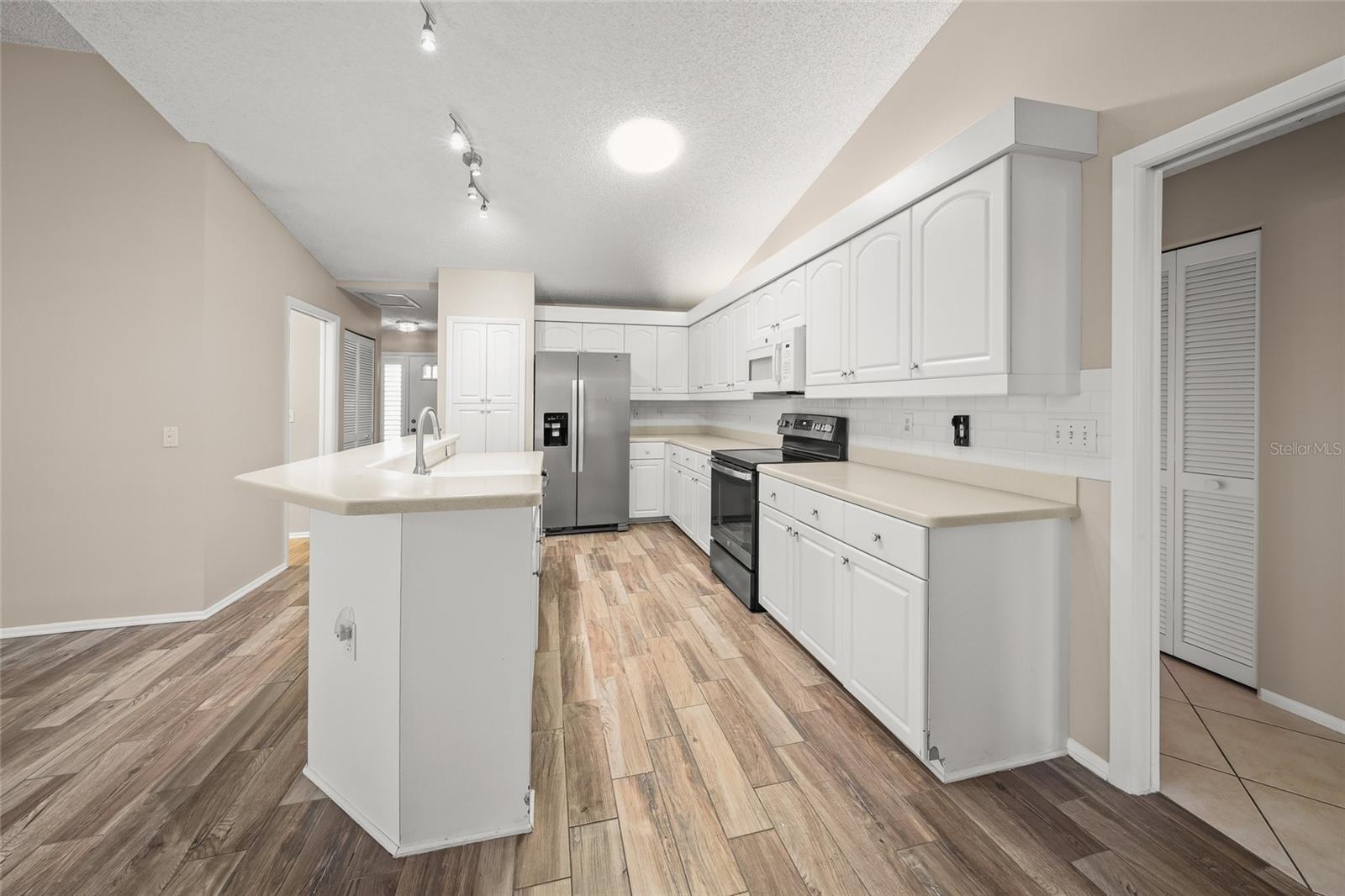 5803 GARDEN LAKES MAJESTIC #145, BRADENTON, FL, 34203