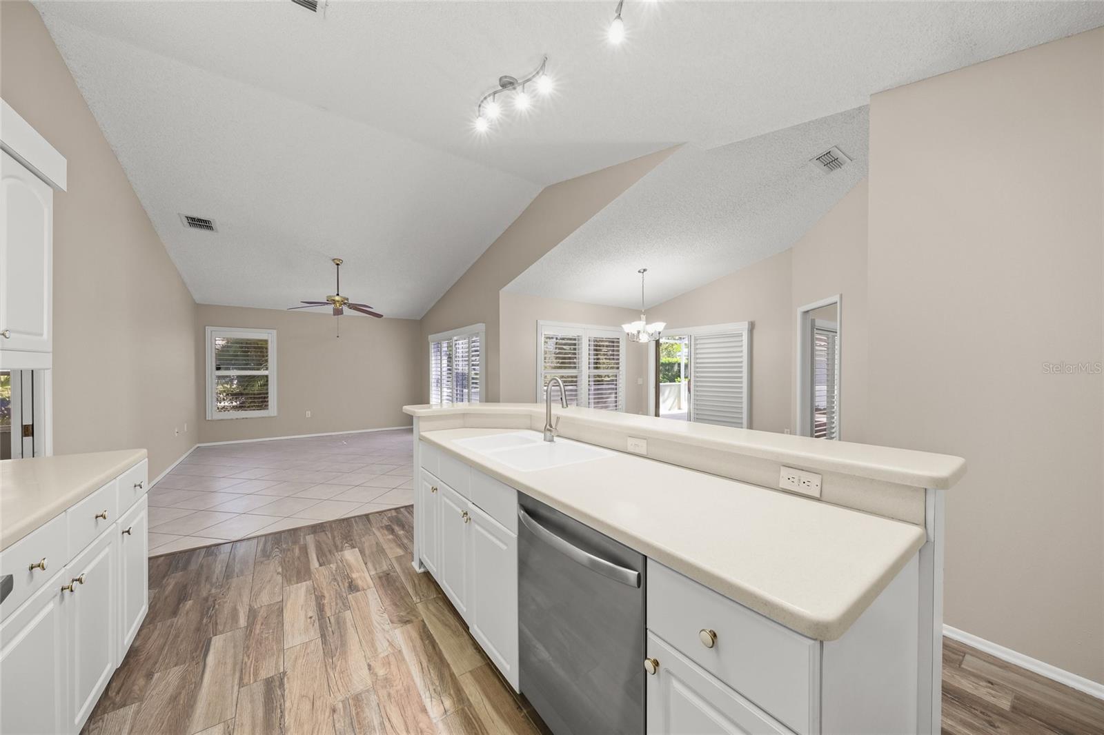 5803 GARDEN LAKES MAJESTIC #145, BRADENTON, FL, 34203