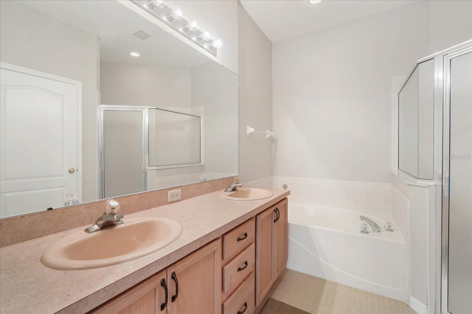 5742 HERONPARK PL, LITHIA, FL, 33547