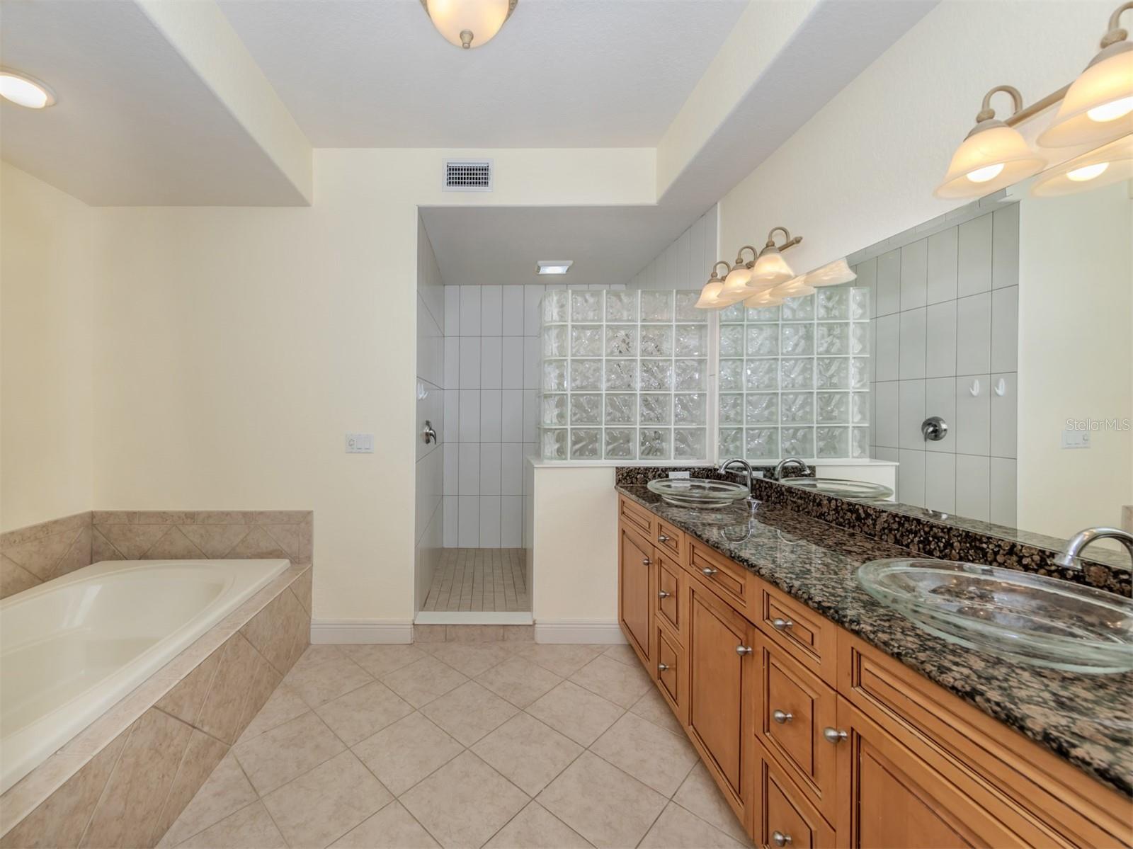 157 TAMPA AVE E #407, VENICE, FL, 34285