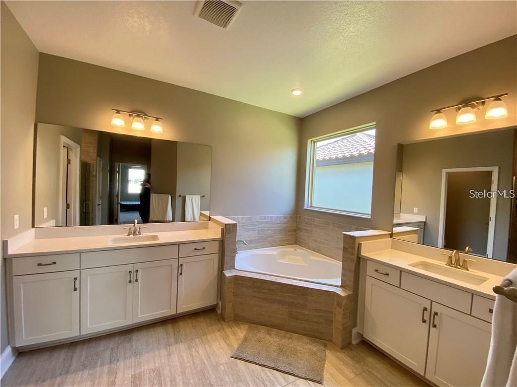10926 CITRON OAKS DR, ORLANDO, FL, 32836