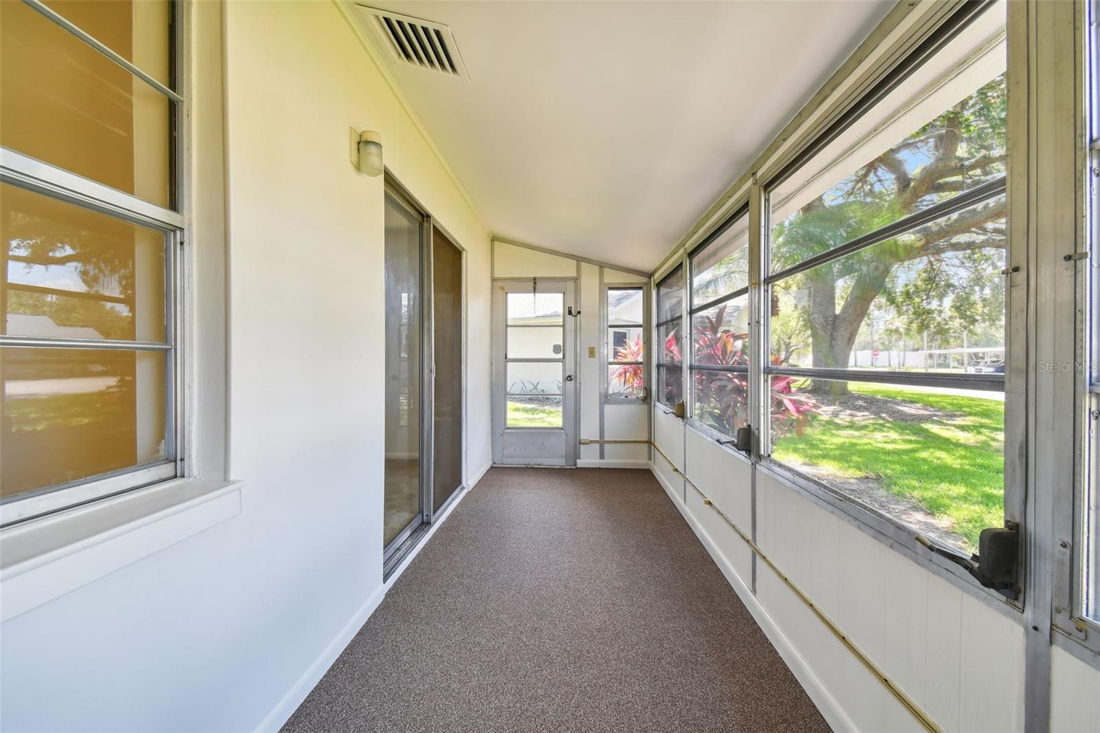 402 DORCHESTER PL #28, SUN CITY CENTER, FL, 33573