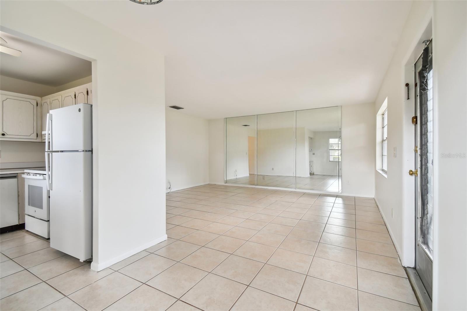 402 DORCHESTER PL #28, SUN CITY CENTER, FL, 33573