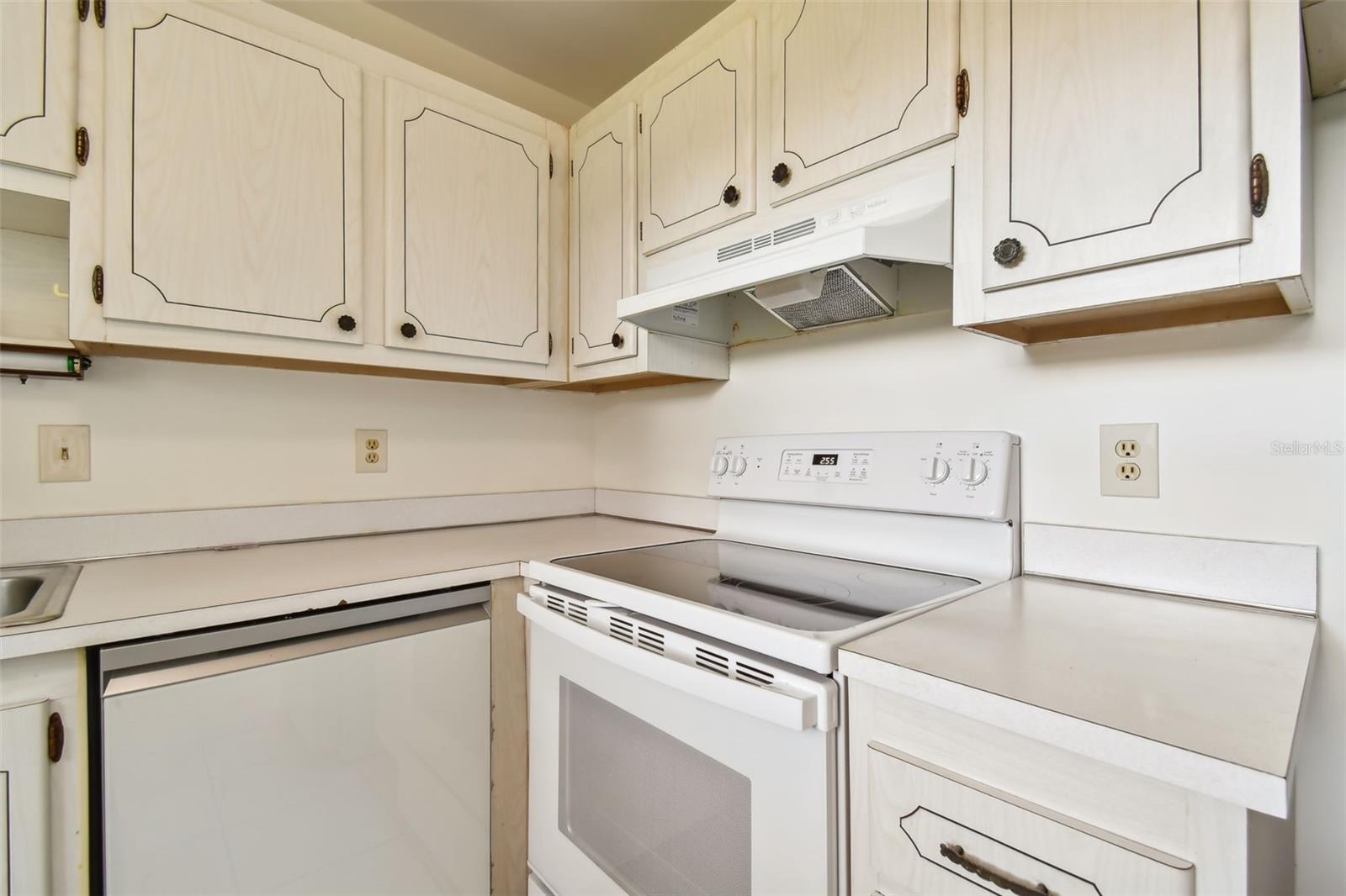 402 DORCHESTER PL #28, SUN CITY CENTER, FL, 33573