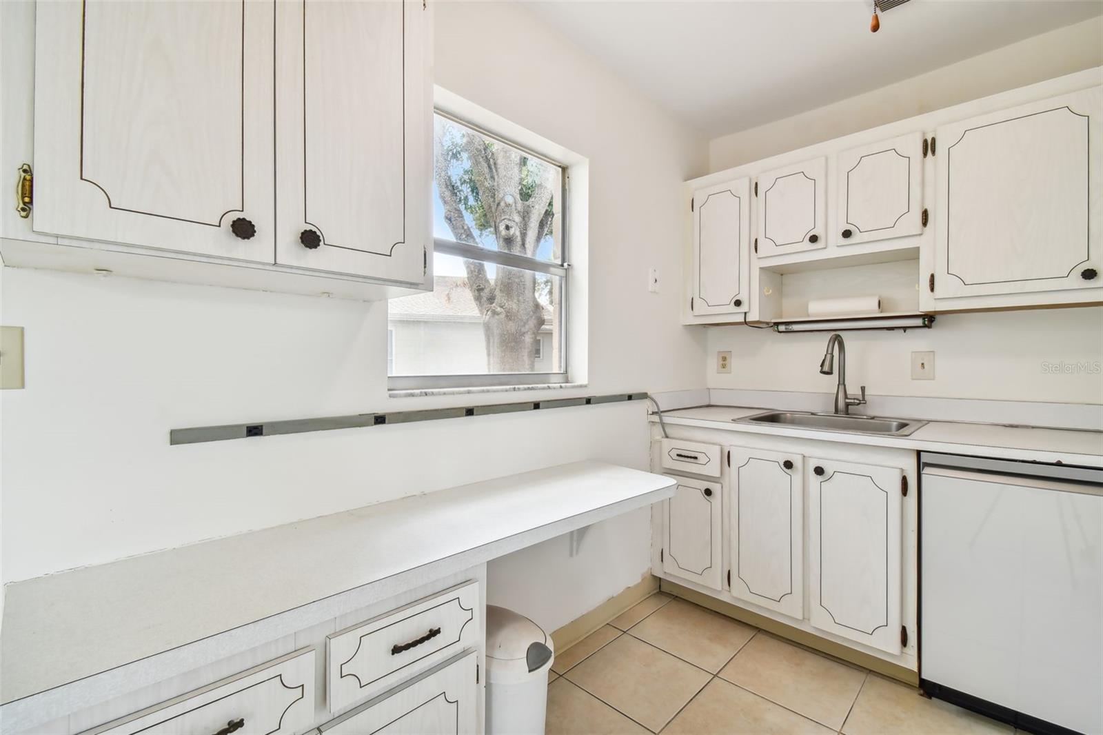 402 DORCHESTER PL #28, SUN CITY CENTER, FL, 33573
