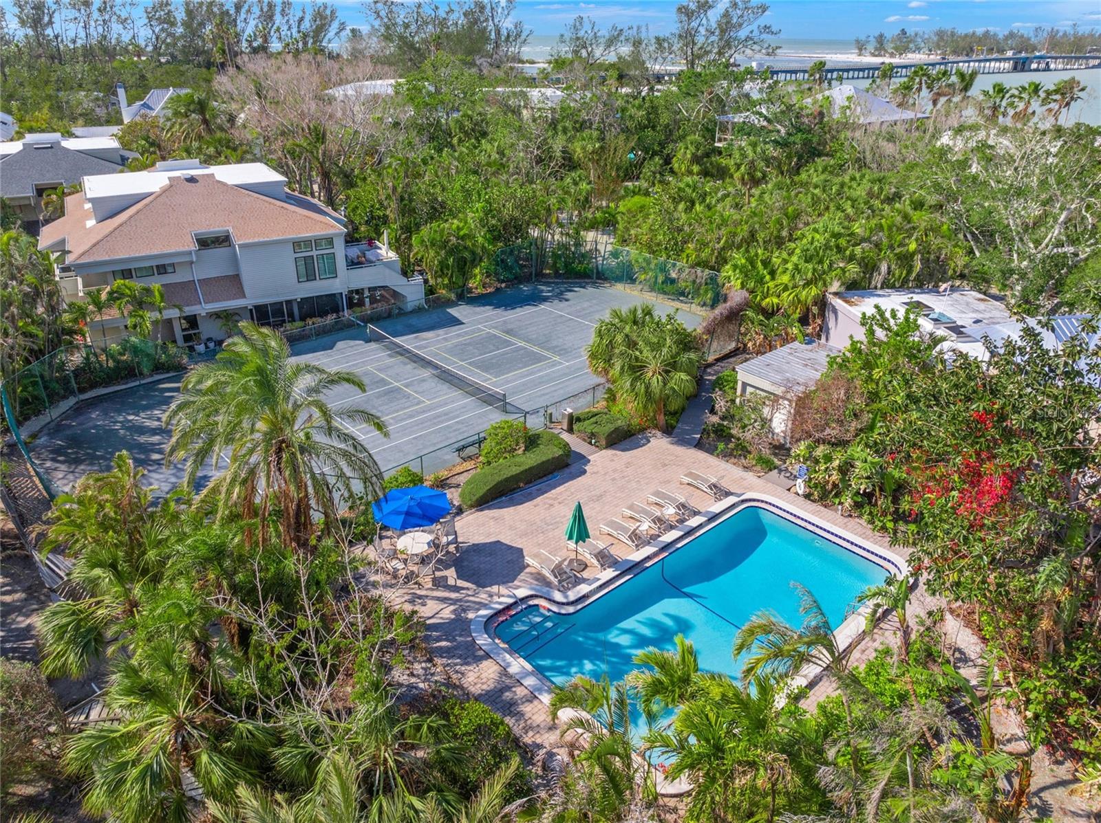 689 LANDS END DR, LONGBOAT KEY, FL, 34228