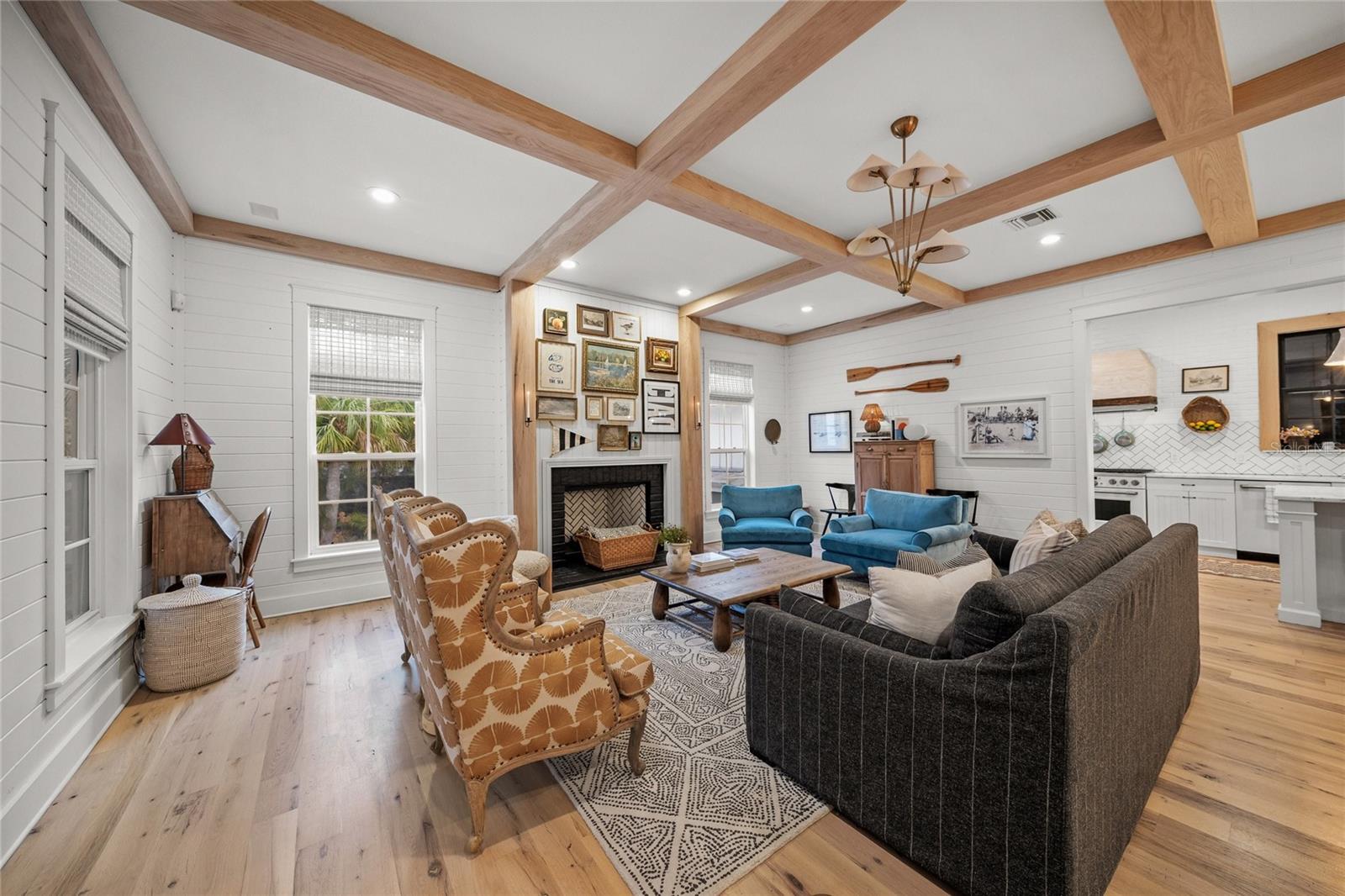 689 LANDS END DR, LONGBOAT KEY, FL, 34228