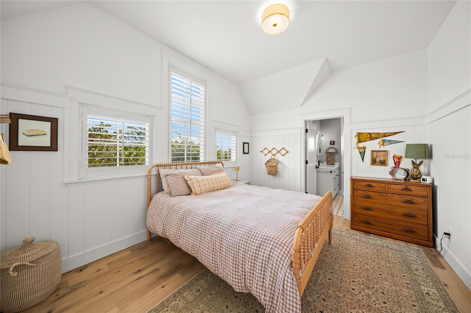 689 LANDS END DR, LONGBOAT KEY, FL, 34228