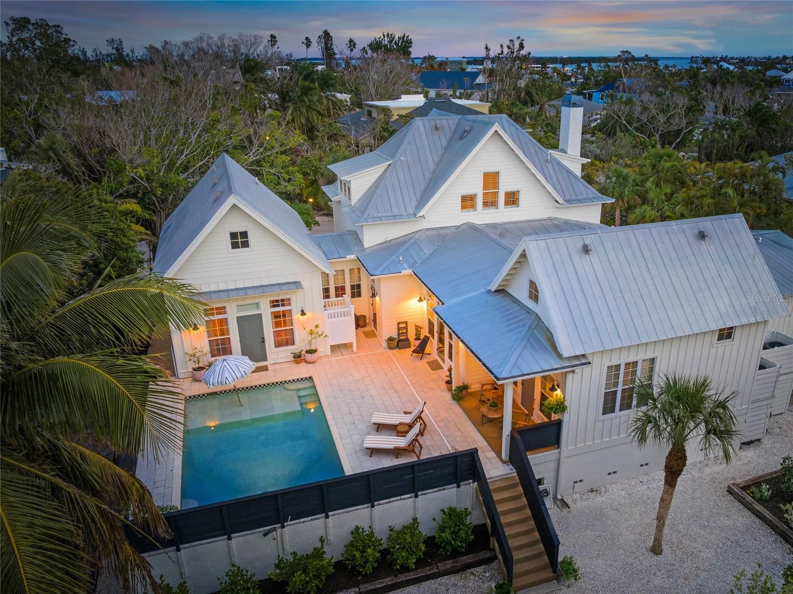689 LANDS END DR, LONGBOAT KEY, FL, 34228