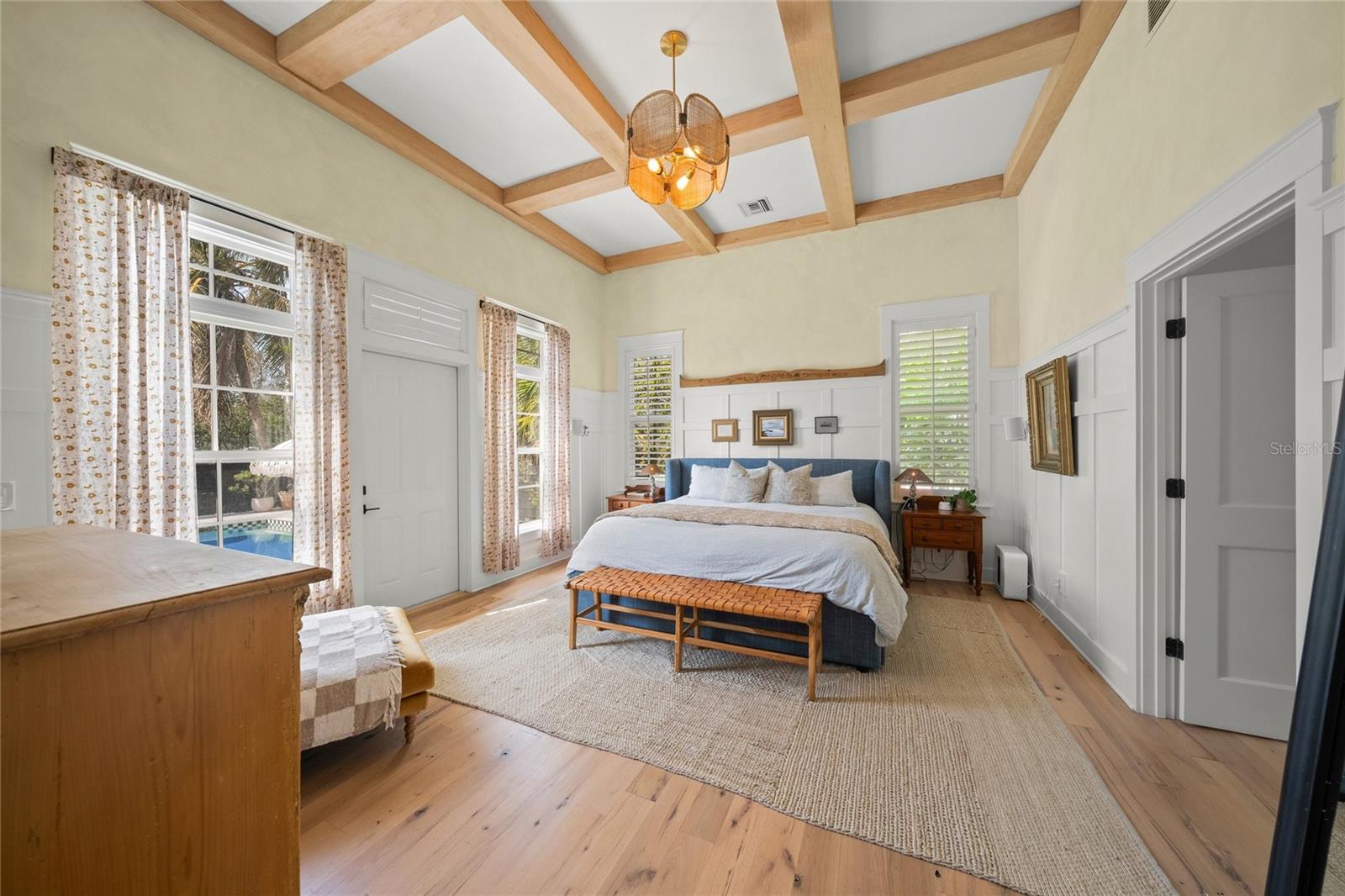 689 LANDS END DR, LONGBOAT KEY, FL, 34228