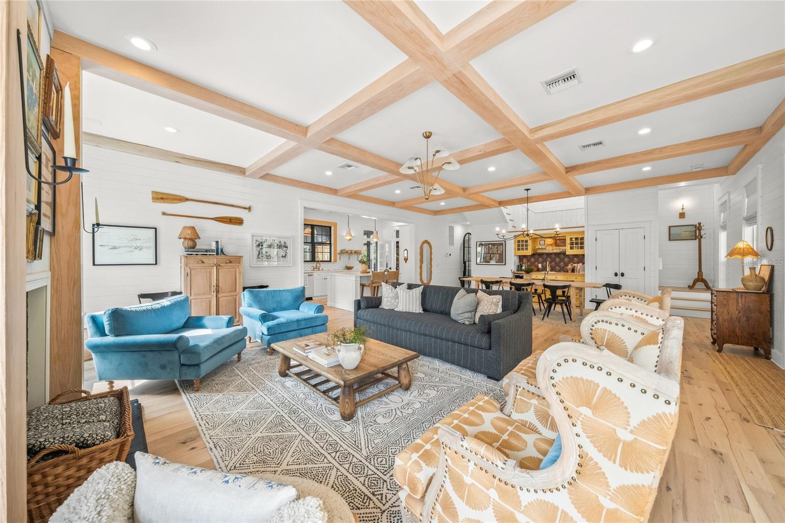 689 LANDS END DR, LONGBOAT KEY, FL, 34228