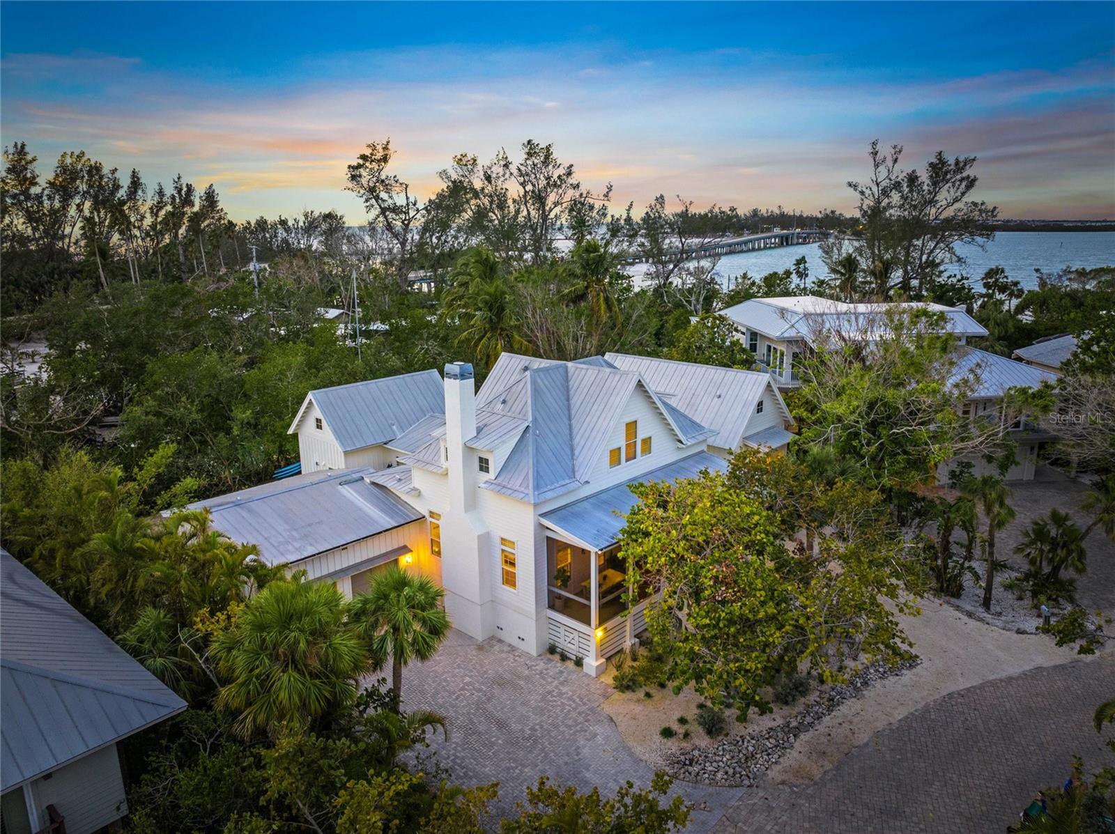 689 LANDS END DR, LONGBOAT KEY, FL, 34228
