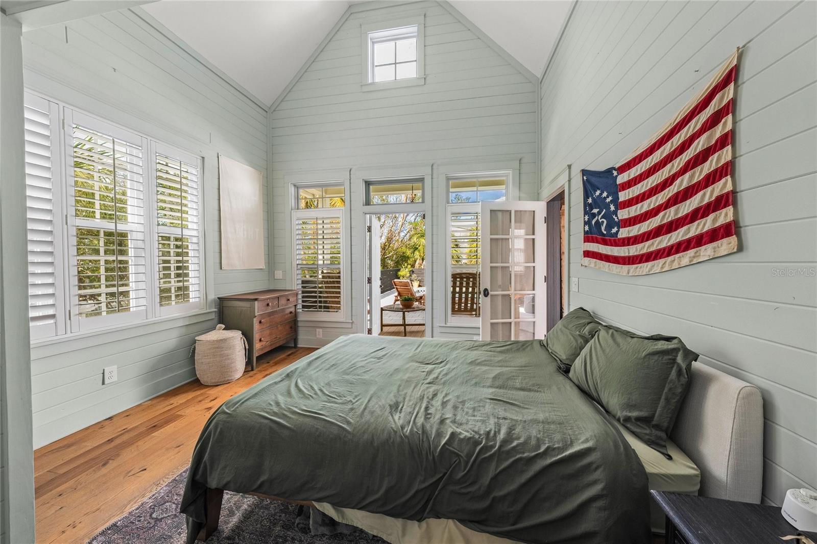 689 LANDS END DR, LONGBOAT KEY, FL, 34228