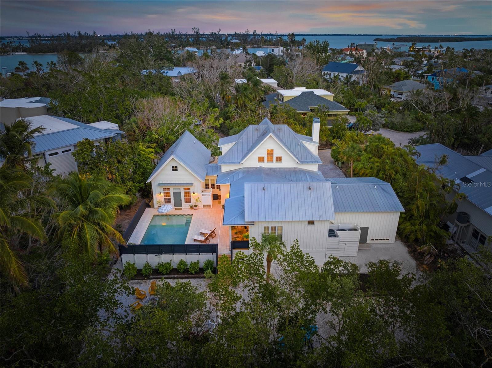 689 LANDS END DR, LONGBOAT KEY, FL, 34228