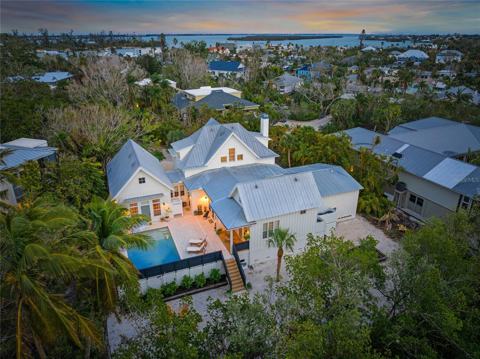 689 LANDS END DR, LONGBOAT KEY, FL, 34228