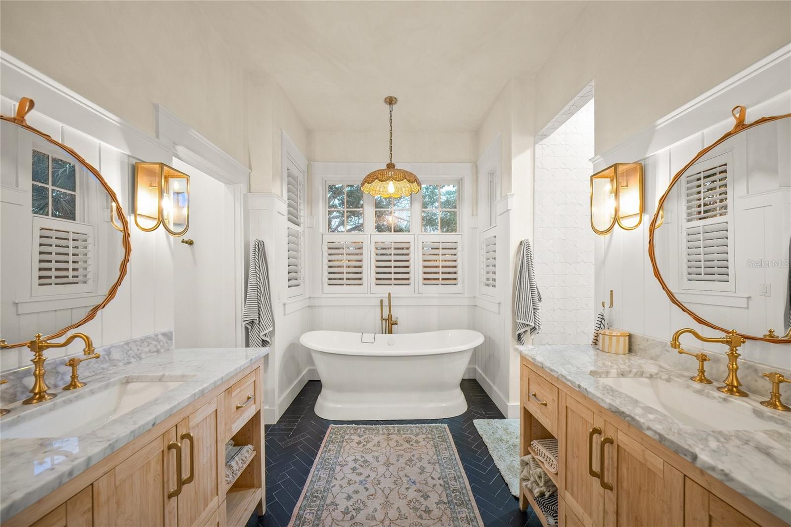 689 LANDS END DR, LONGBOAT KEY, FL, 34228