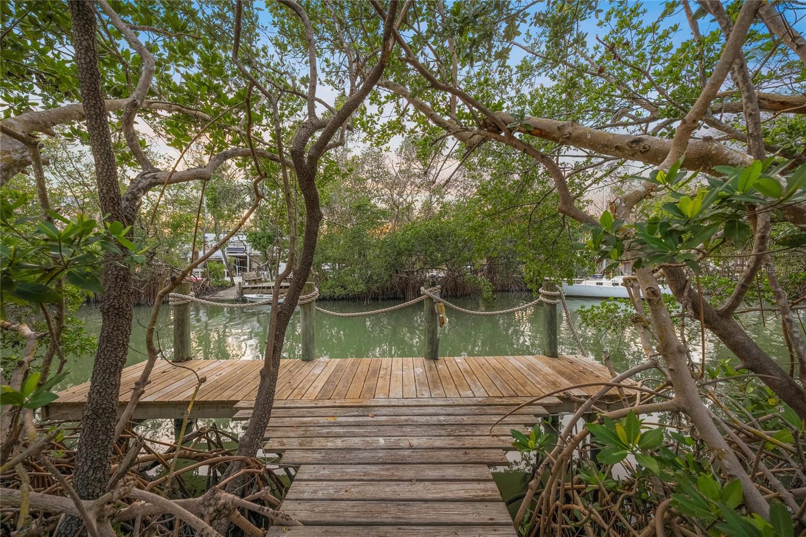 689 LANDS END DR, LONGBOAT KEY, FL, 34228