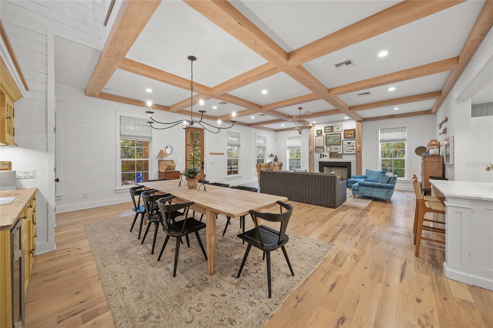 689 LANDS END DR, LONGBOAT KEY, FL, 34228
