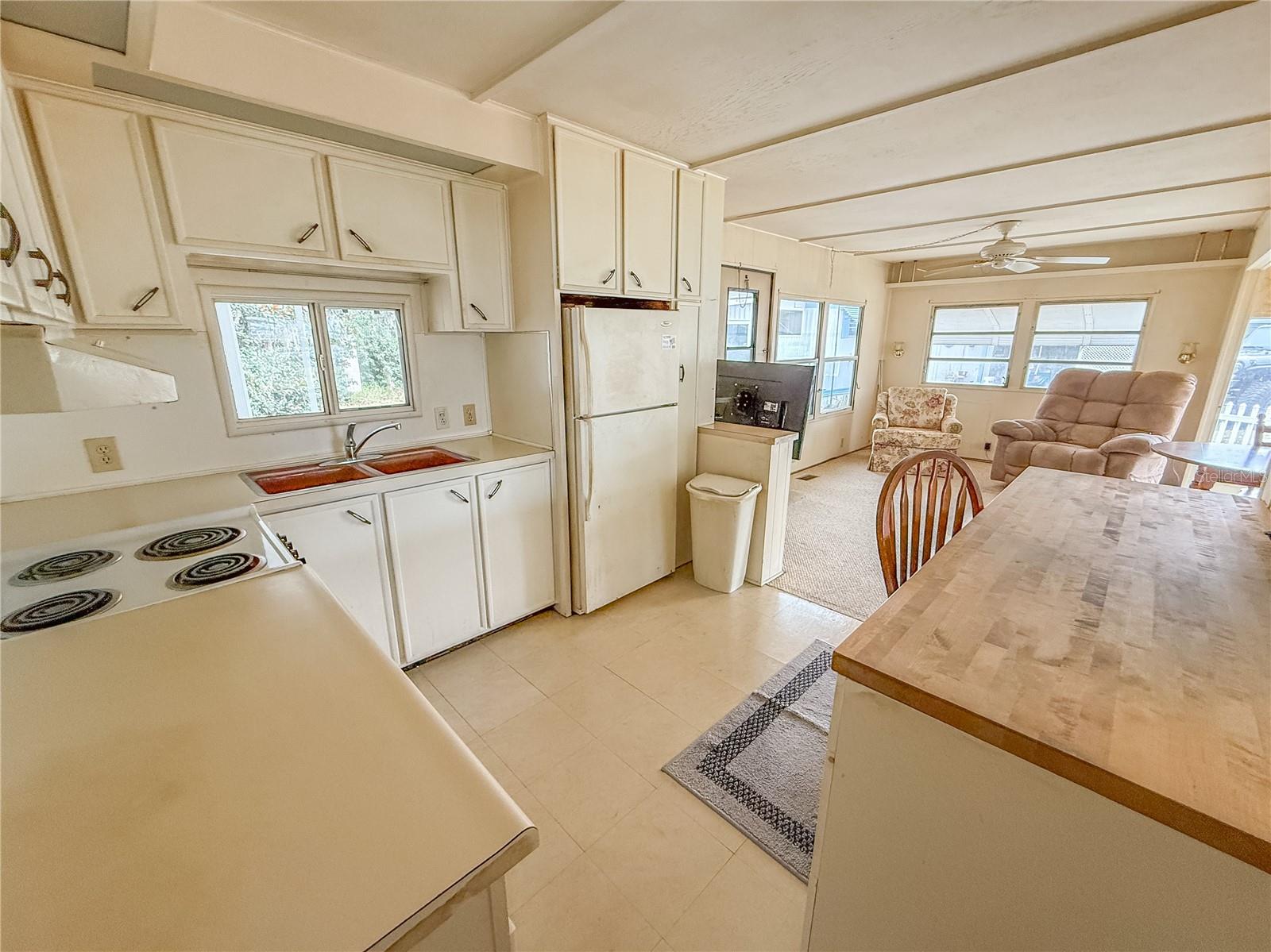 944 MARK RD, LEESBURG, FL, 34748