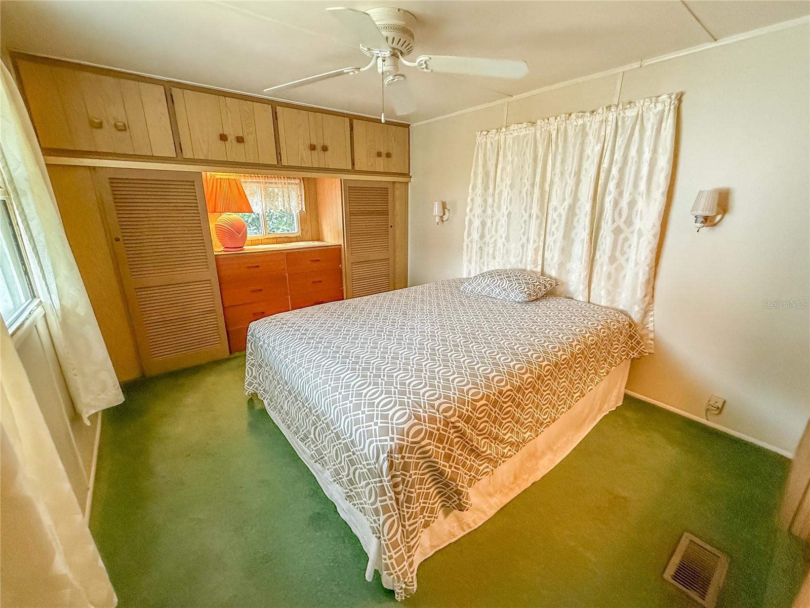944 MARK RD, LEESBURG, FL, 34748