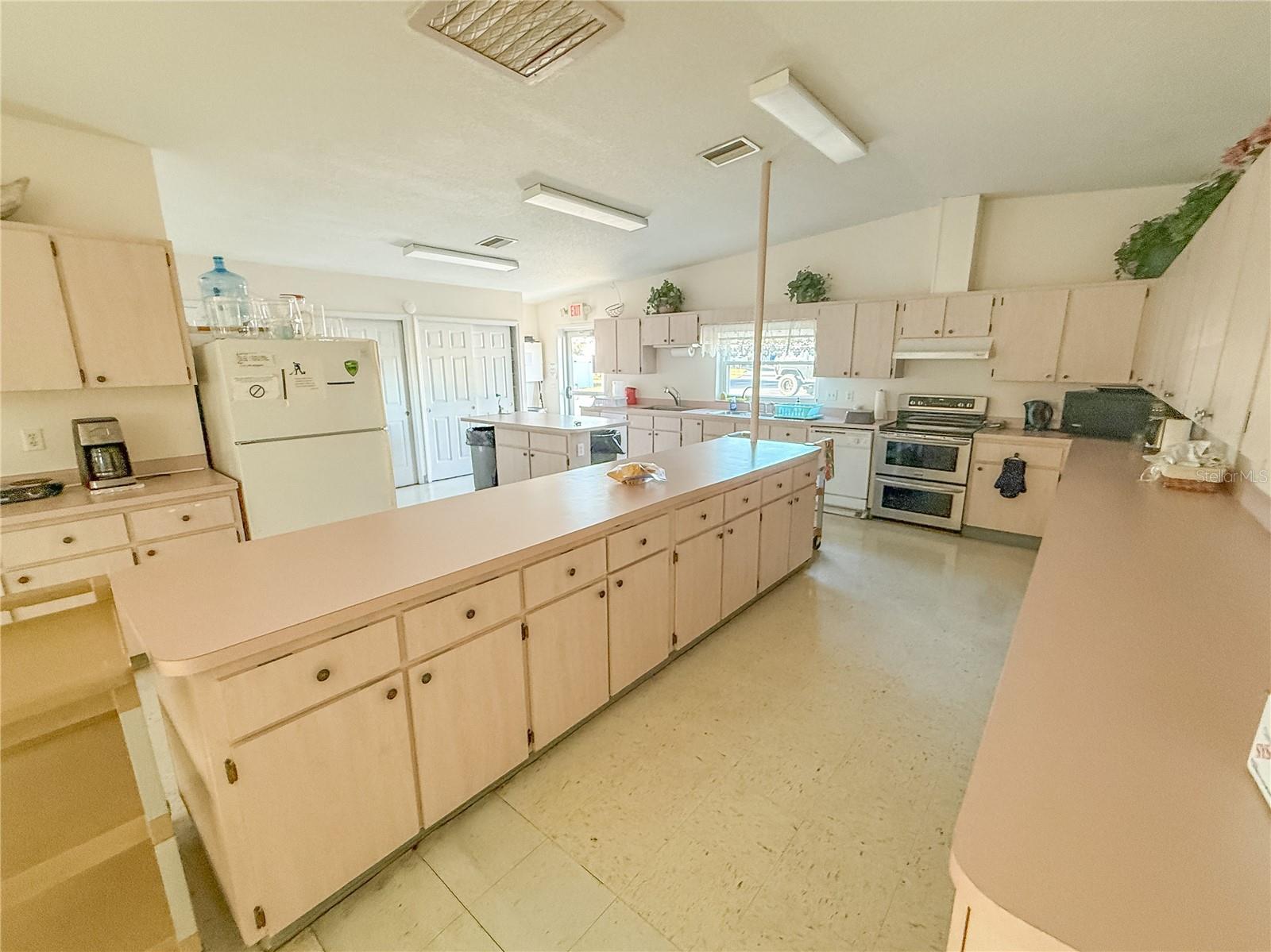 944 MARK RD, LEESBURG, FL, 34748