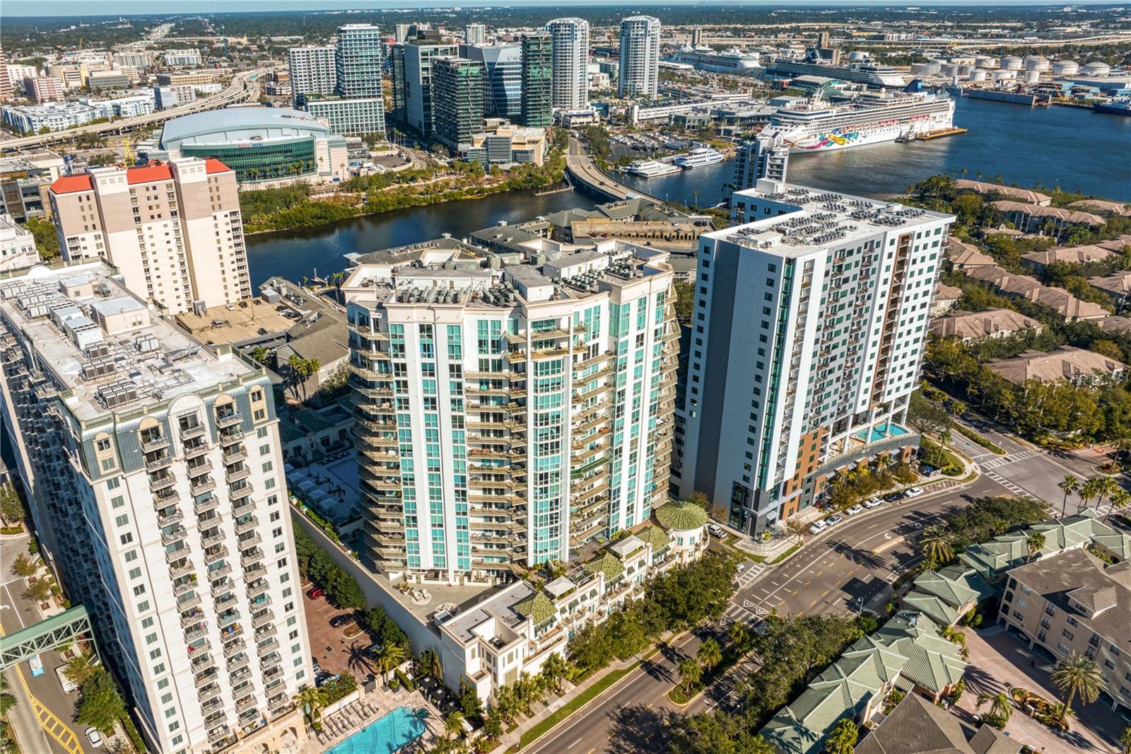 450 KNIGHTS RUN AVE #705, TAMPA, FL, 33602