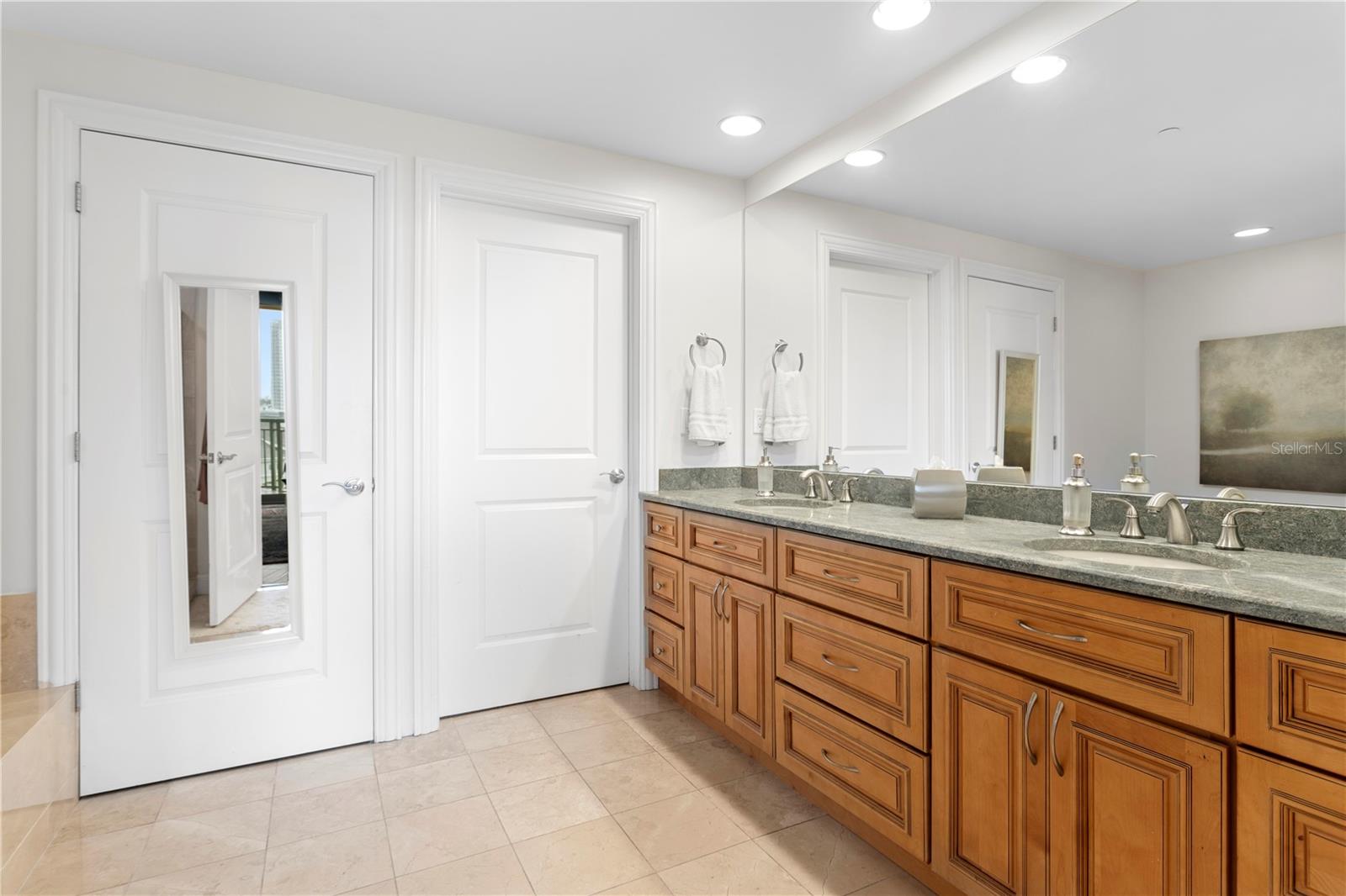 450 KNIGHTS RUN AVE #705, TAMPA, FL, 33602