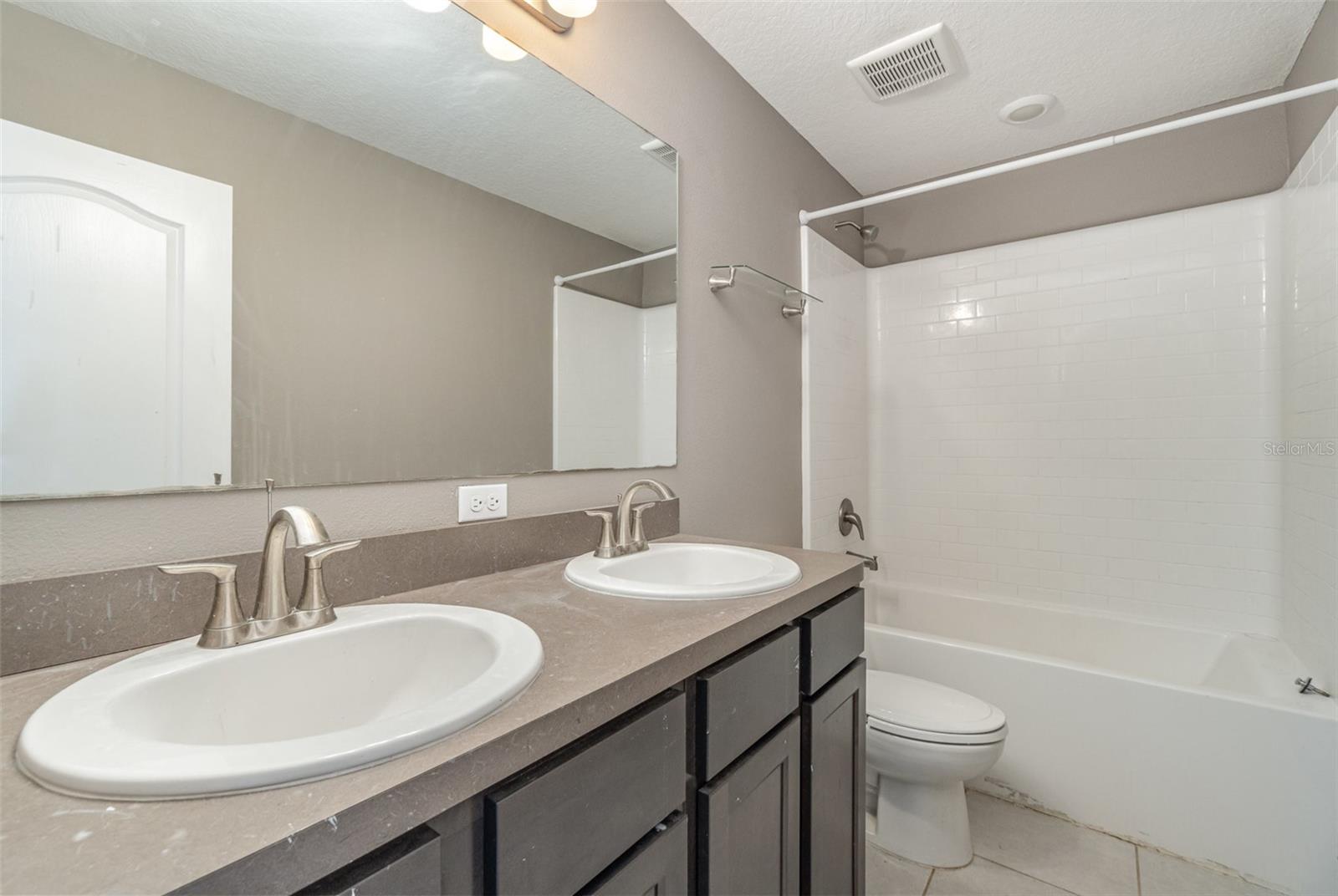 2436 SAND GABLES TRL, BRADENTON, FL, 34208